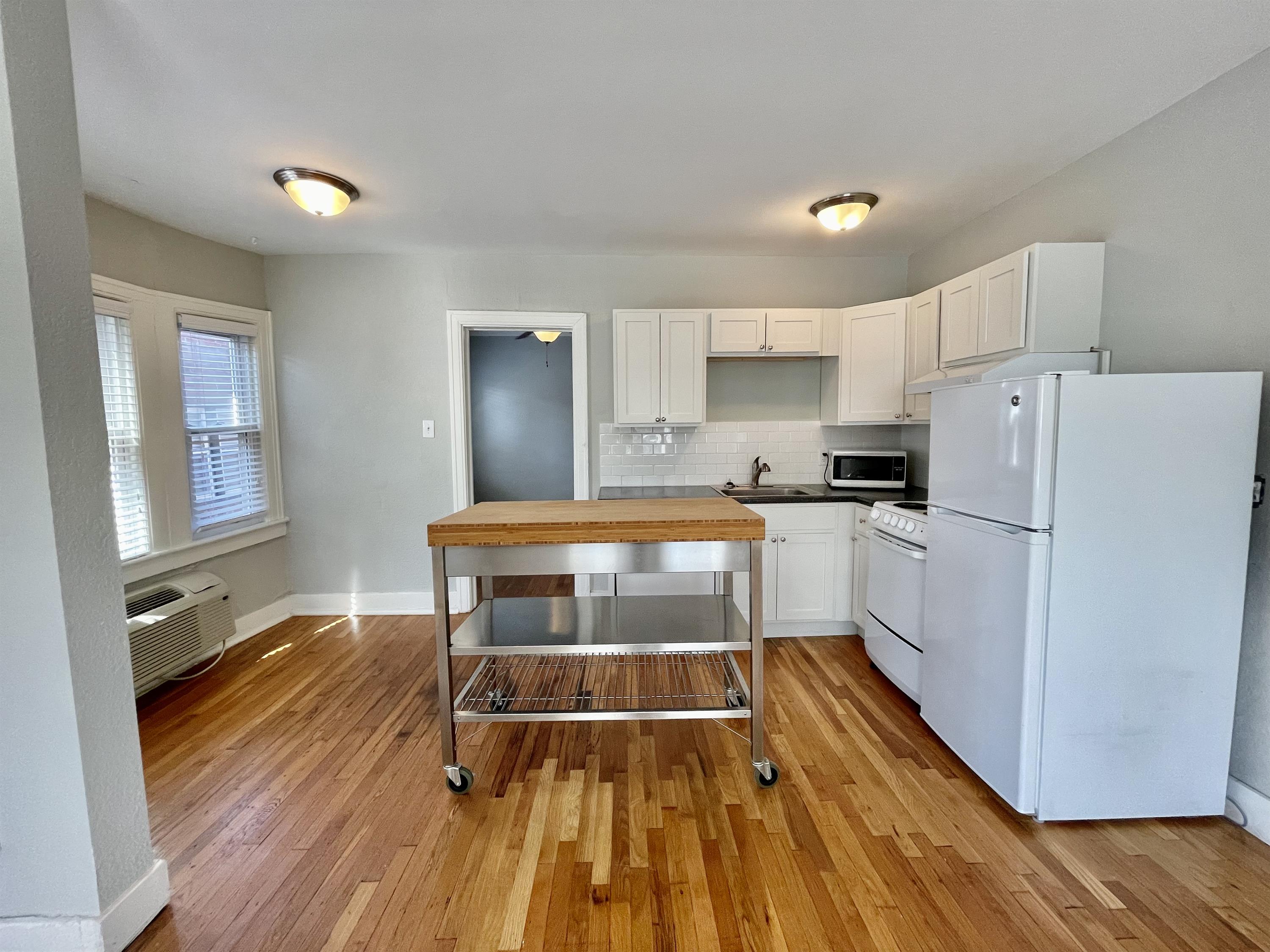 3713 Summit Street - #304