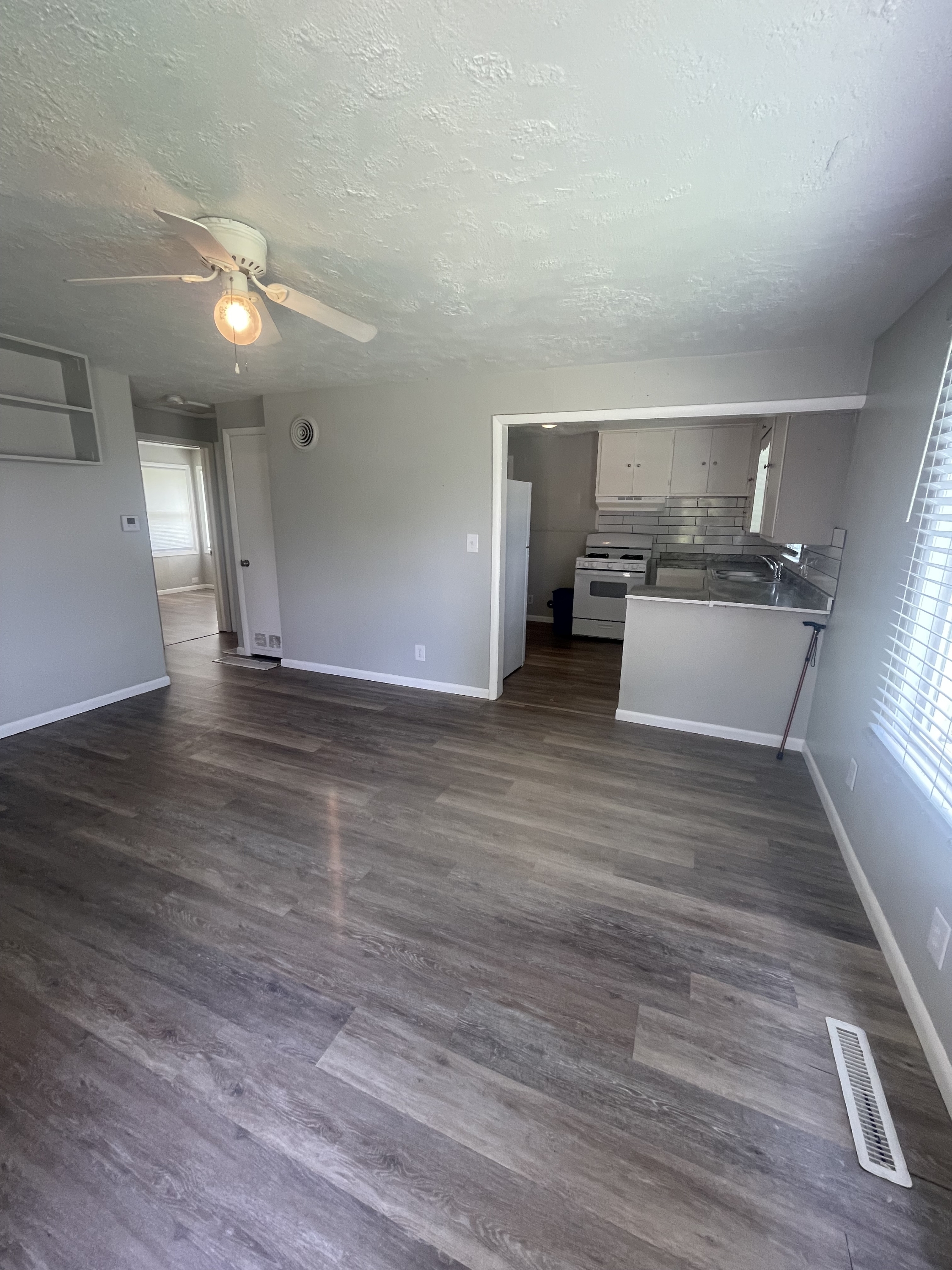 5945 Raytown Road - B